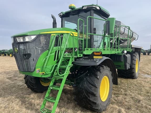 Image of John Deere 800R equipment image 1