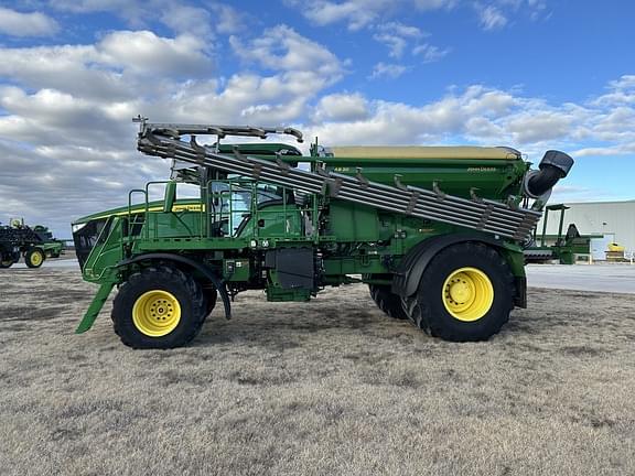 Image of John Deere 800R equipment image 1