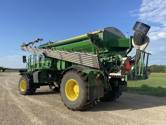 Image of John Deere 800R equipment image 2