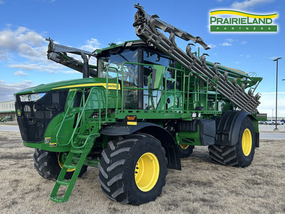 2022 John Deere 800R Equipment Image0