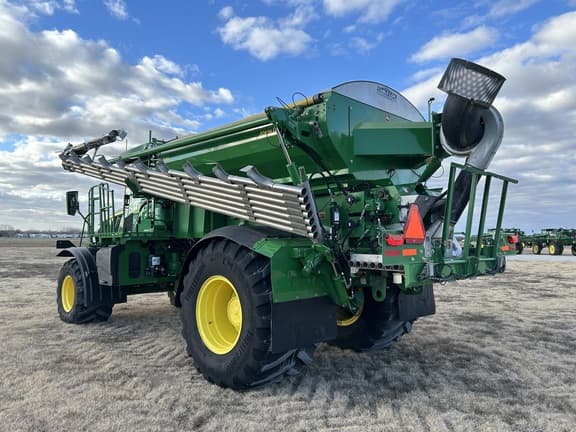 Image of John Deere 800R equipment image 2