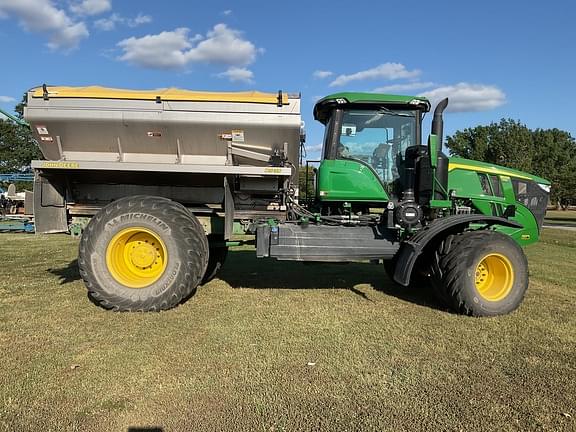 Image of John Deere 800R equipment image 4