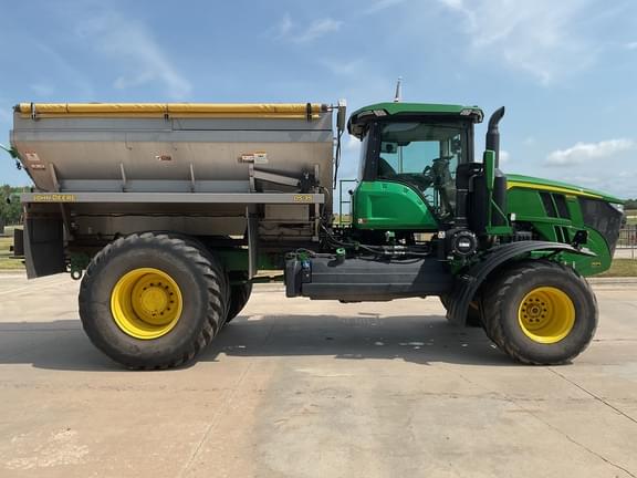 Image of John Deere 800R equipment image 1