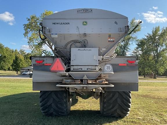 Image of John Deere 800R equipment image 3