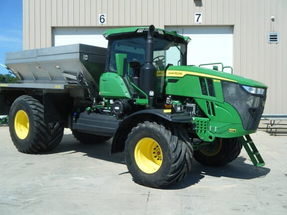 2022 John Deere 800R Equipment Image0