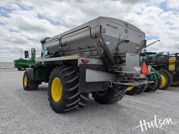 Image of John Deere 800R equipment image 2