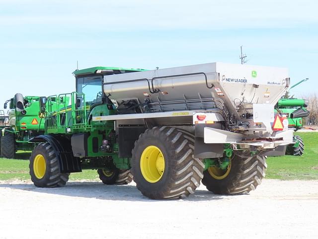 Image of John Deere 800R equipment image 4