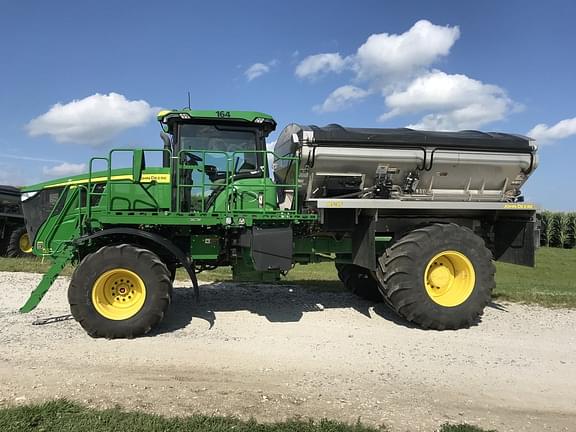 Image of John Deere 800R equipment image 2