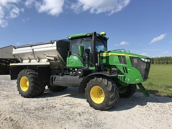 Image of John Deere 800R equipment image 3