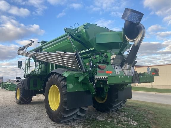 Image of John Deere 800R equipment image 3