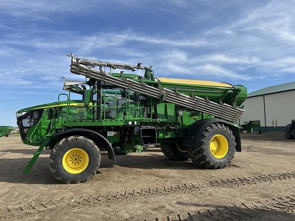 Image of John Deere 800R equipment image 2
