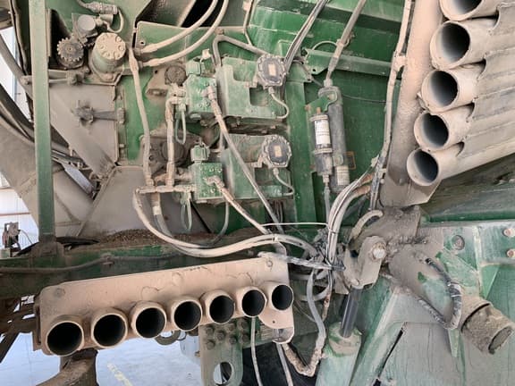 Image of John Deere 800R equipment image 2
