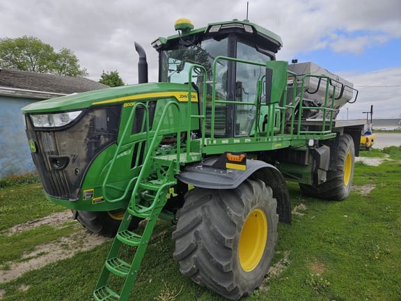 2022 John Deere 800R Equipment Image0
