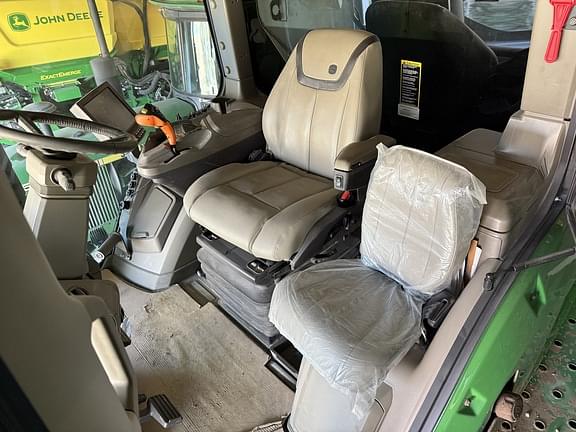 Image of John Deere 800R equipment image 1