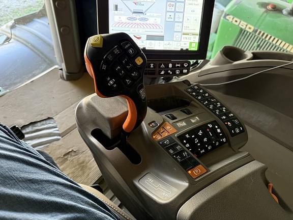 Image of John Deere 800R equipment image 2