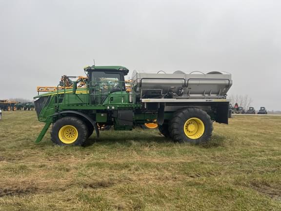 Image of John Deere 800R equipment image 4