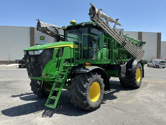 2022 John Deere 800R Equipment Image0