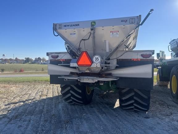 Image of John Deere 800R equipment image 4
