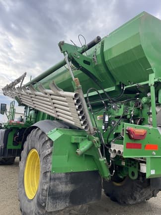 Image of John Deere 800R equipment image 2