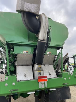 Image of John Deere 800R equipment image 3