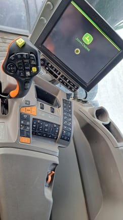 2022 John Deere 800R Equipment Image0