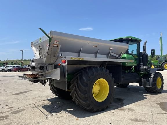 Image of John Deere 800R equipment image 4