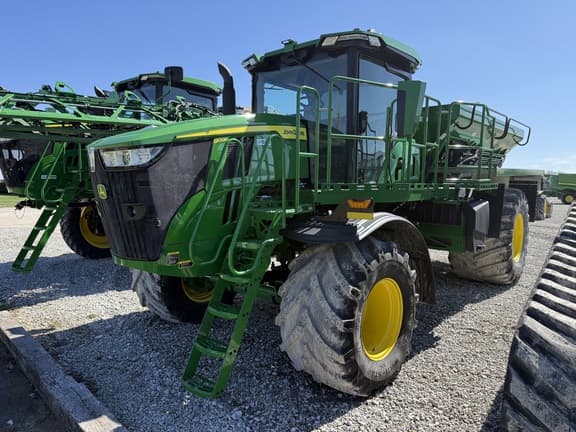 Image of John Deere 800R equipment image 3