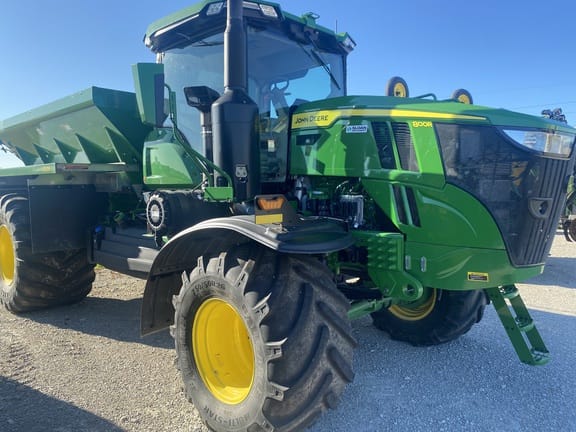2022 John Deere 800R Equipment Image0