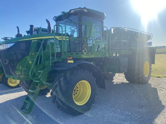Image of John Deere 800R equipment image 2