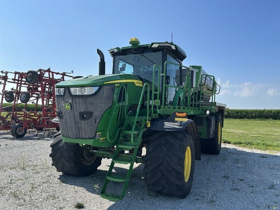 2022 John Deere 800R Equipment Image0