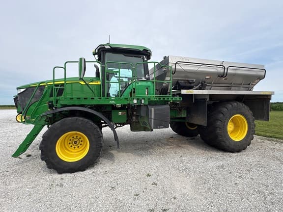 Image of John Deere 800R equipment image 1