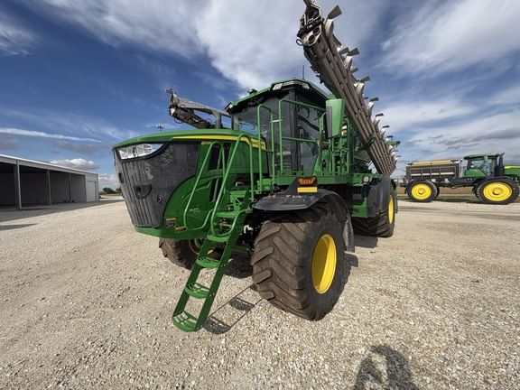 2022 John Deere 800R Equipment Image0