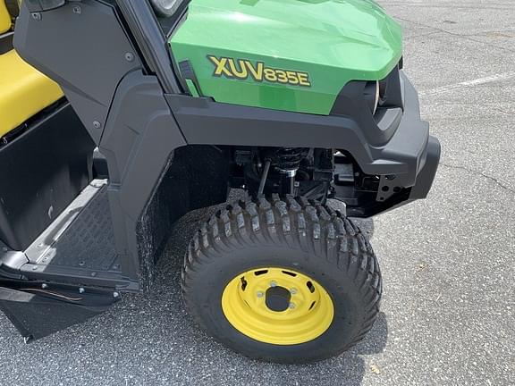 Image of John Deere Gator XUV 835E equipment image 4