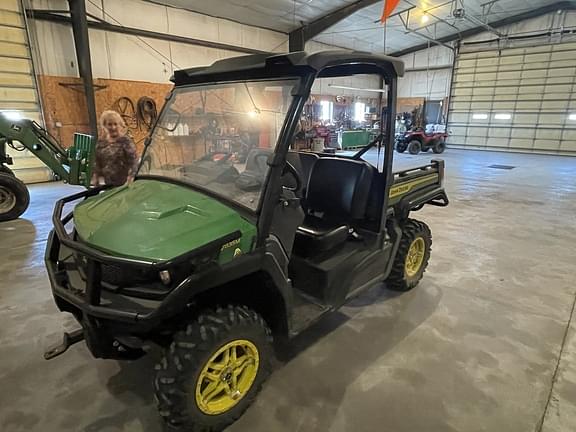 Image of John Deere XUV 835M Image 1