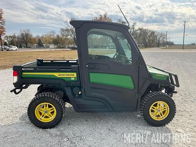 Image of John Deere XUV 835M equipment image 4