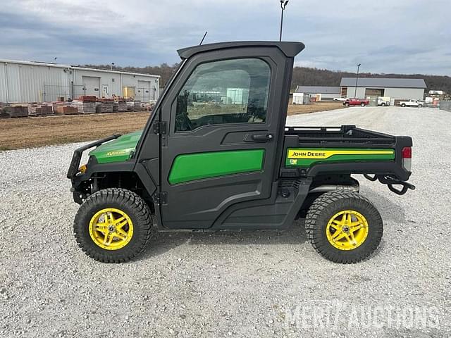 Image of John Deere XUV 835M equipment image 1