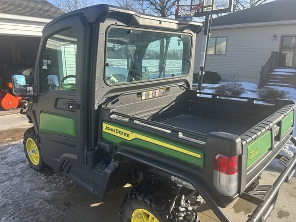 Image of John Deere XUV 835M equipment image 2