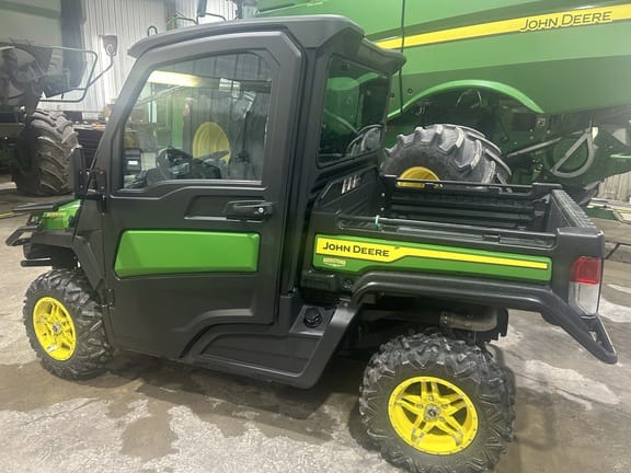 2022 John Deere XUV 835M Equipment Image0