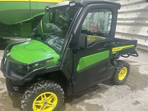 Image of John Deere XUV 835M equipment image 1