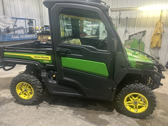 Image of John Deere XUV 835M equipment image 4