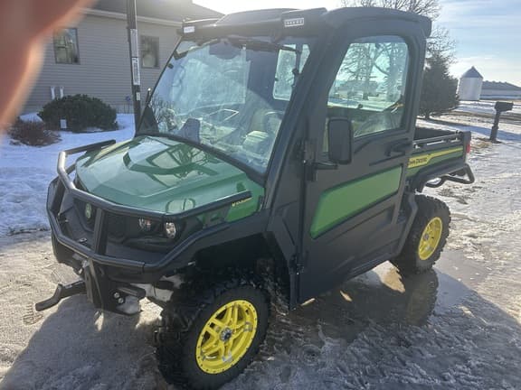 Image of John Deere XUV 835M equipment image 1