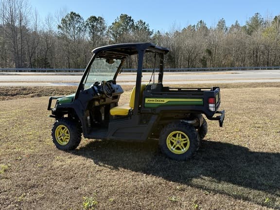 Image of John Deere XUV 835M equipment image 2