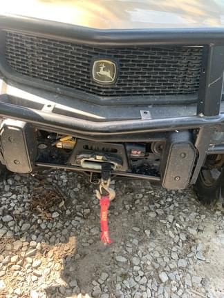 Image of John Deere XUV 835M Honor Edition equipment image 4