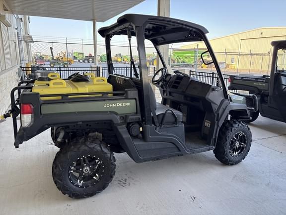 Image of John Deere XUV 835M equipment image 4