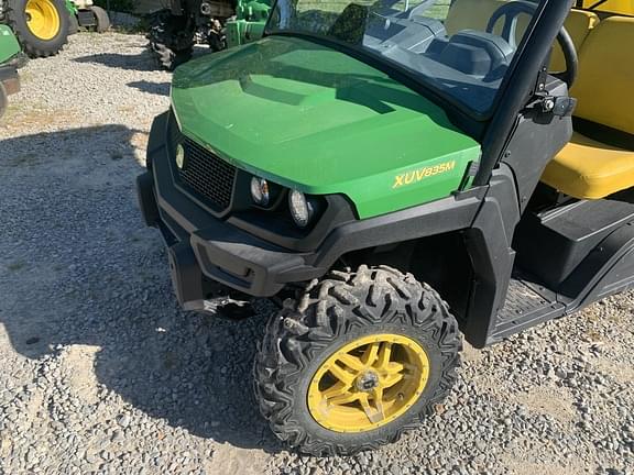 Image of John Deere XUV 835M equipment image 1