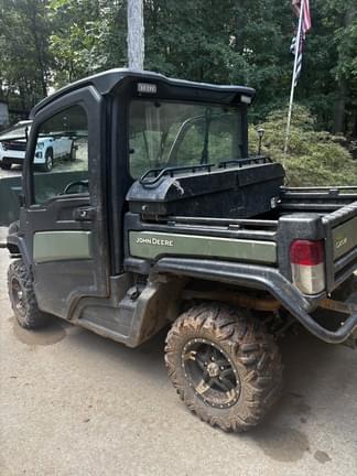 Image of John Deere XUV 835M equipment image 2