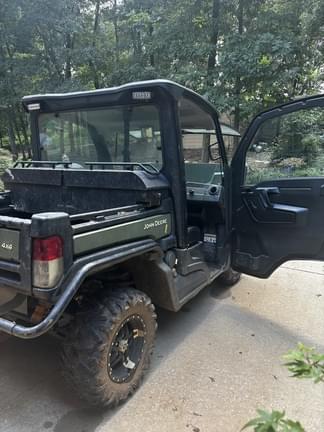 Image of John Deere XUV 835M equipment image 1