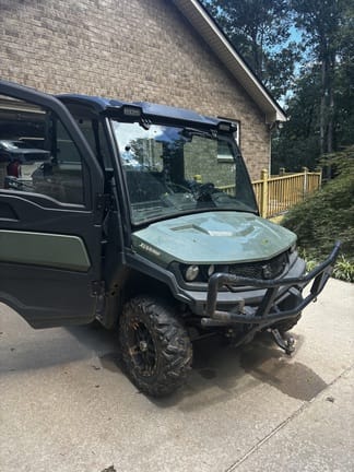 2022 John Deere XUV 835M Equipment Image0