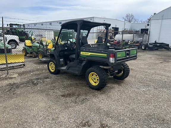 Image of John Deere XUV 835M equipment image 1