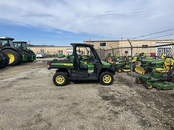 Image of John Deere XUV 835M equipment image 4